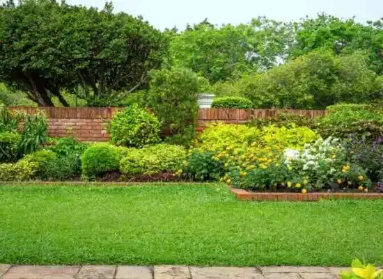 landscaping services Roslyn Estates